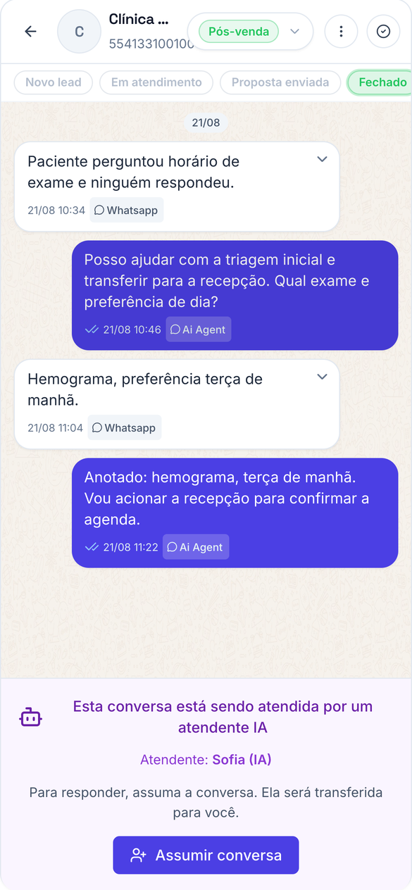 Tela do Resulta CRM no celular: atendente de IA respondendo um cliente no WhatsApp